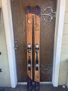 Fischer Watea 101 used 2010 freeride skis 182 CM w Fischer Railex sytem bindings